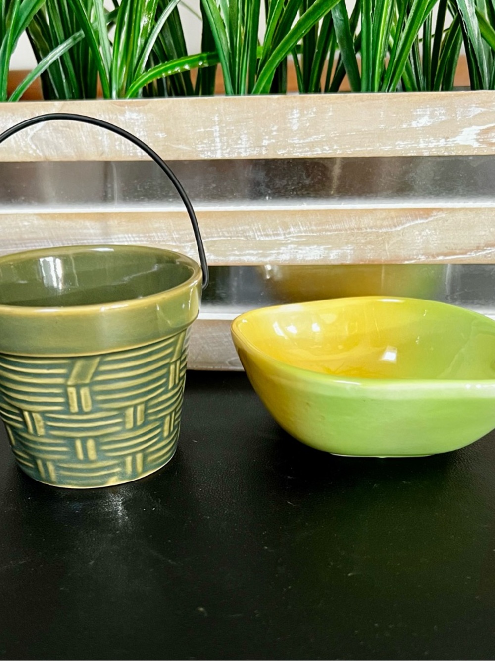 WCL Vintage Ceramic Ombré Apple Bowl And Charming Basketweave Ceramic Planter
